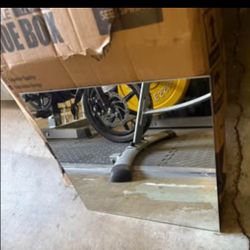 New 1ft x 1ft square mirrors