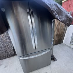 LG French door Refrigerator New!