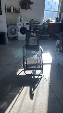 Reclining lawn chairs