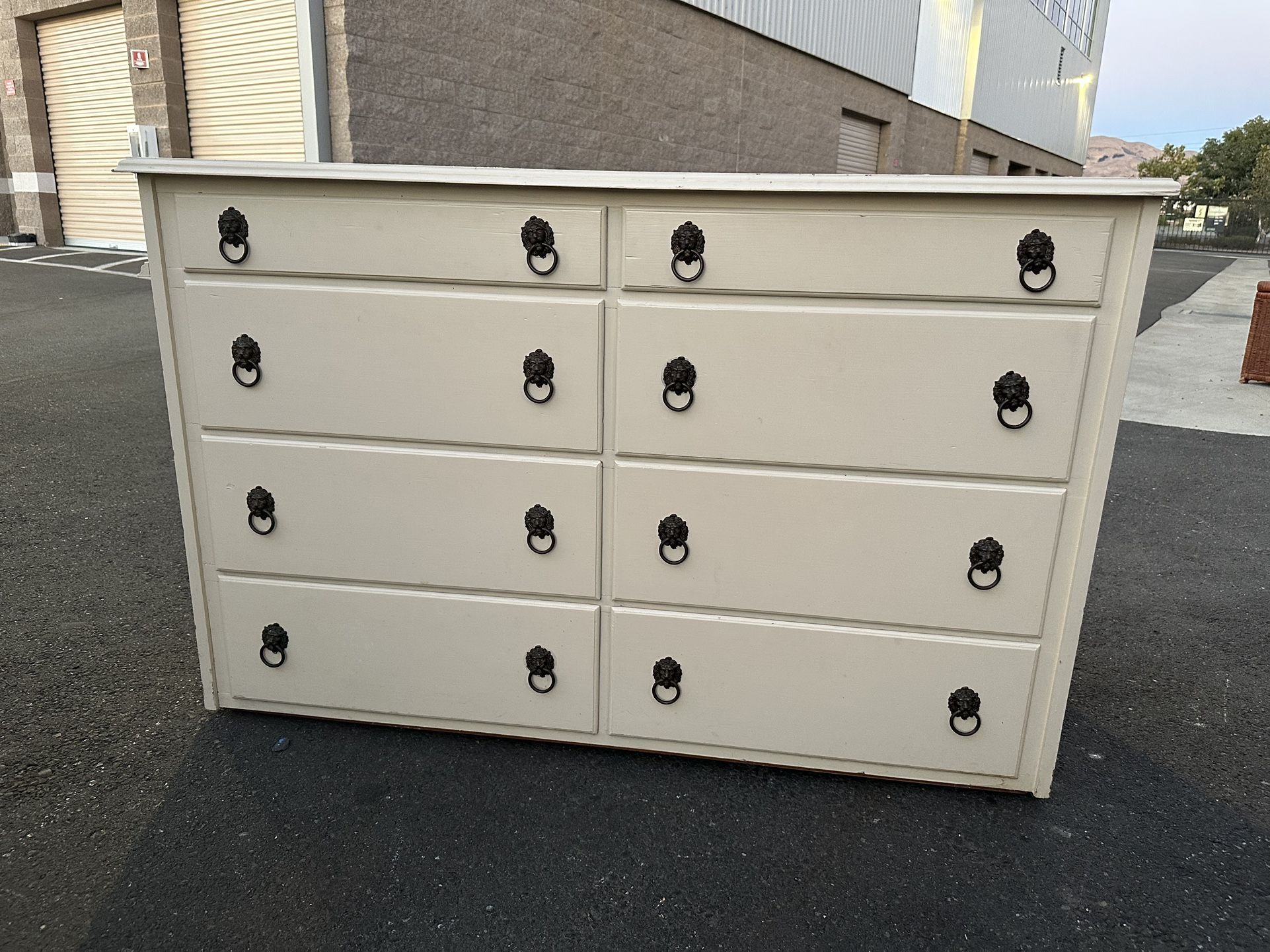 8 Drawer Dresser/ Tocador De 8 Cajones