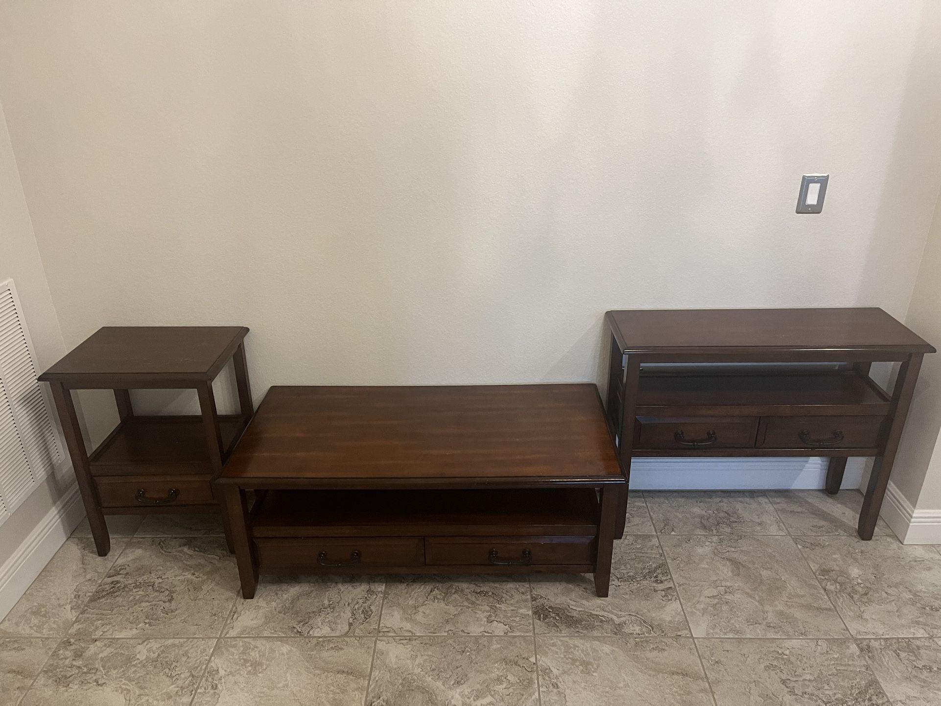 Coffee table & 2 end tables (set of 3)