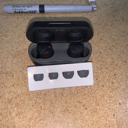 Skull Candy Earbuds Super Loud