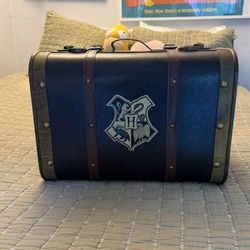 Harry Potter Hogwarts Trunk (large) - New & Unused