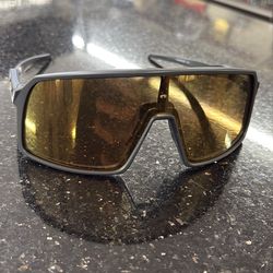 Oakley Sutro Prizm Matte Carbon Grey 24k Gold Prizm Lens In Case