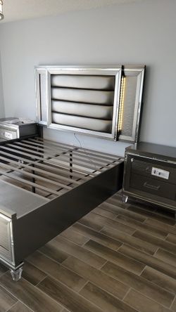 Beautiful Platform Bedroom Set W/Lights and Storage