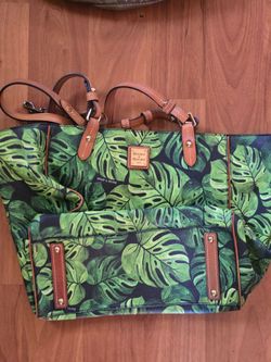 Dooney Bourke Tote purse