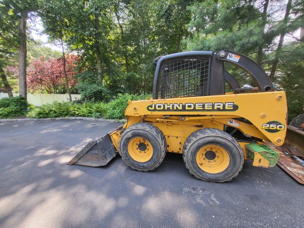 John Deere Skid Steer