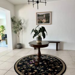 Pedestal Table 