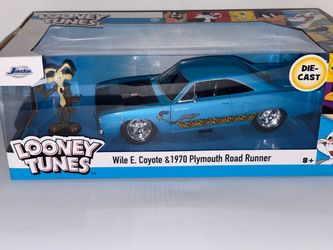 Jada Looney Tunes 1970 Plymouth Road Runner Die-Cast 1:24 scale