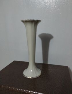 LENOX PORCELAIN SYMPHONY BUD VASE 9"