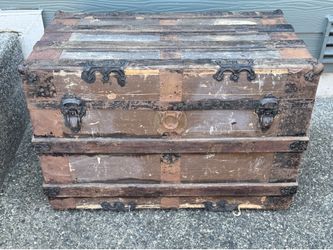 Vintage Flat Top Steamer Trunk