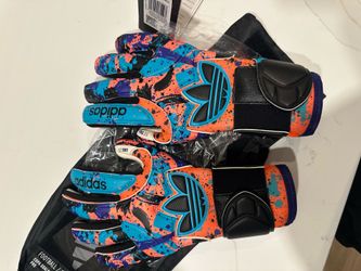 Goalkeeper gloves