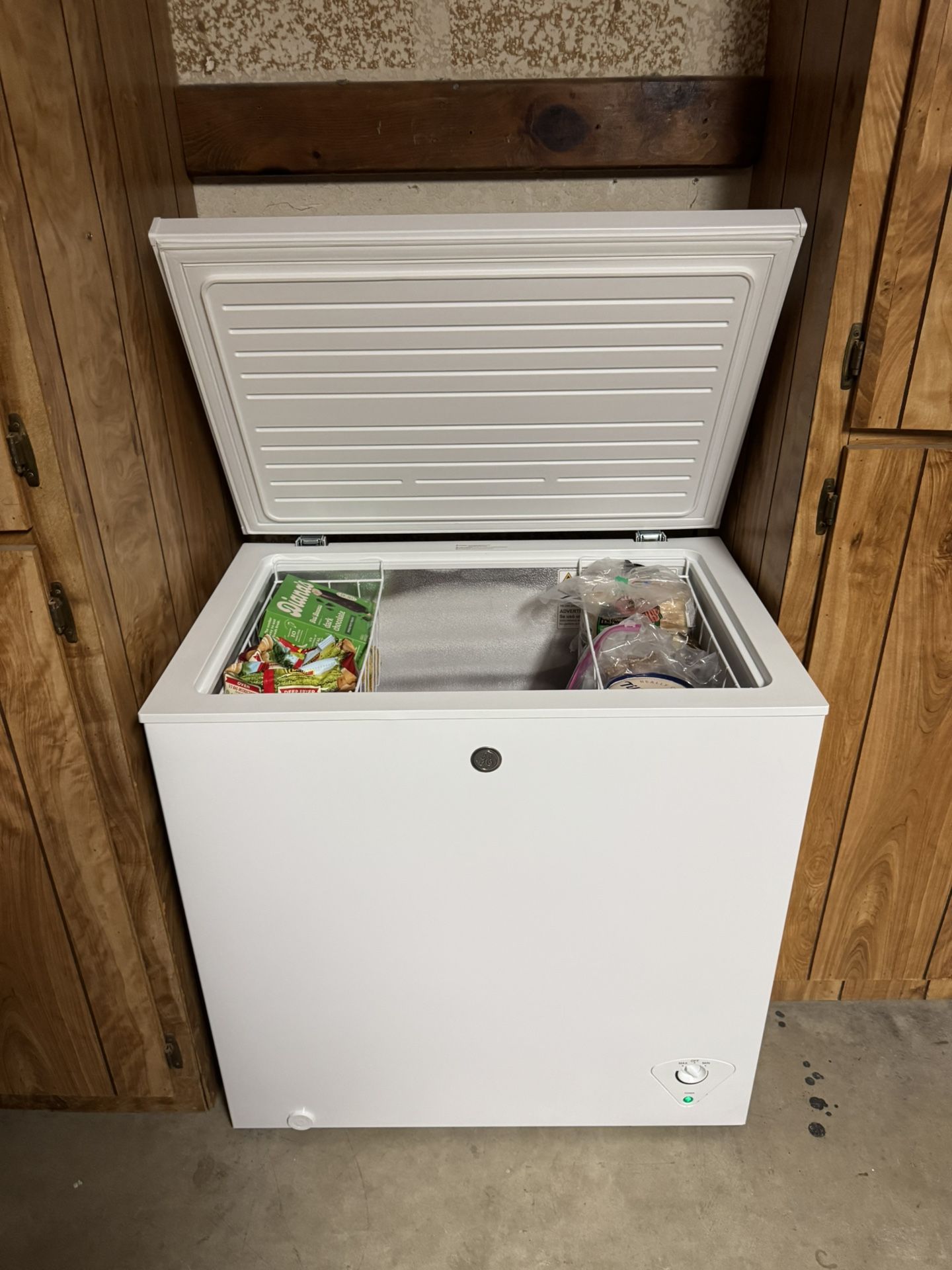 Garage Ready 7.0 cu. ft. Manual Defrost Chest Freezer in White