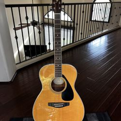 Yamaha FS-423 Acoustic Guitar 
