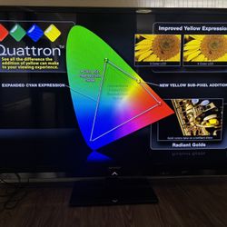 TV Sharp 52’ 3D with Remote Control & Base