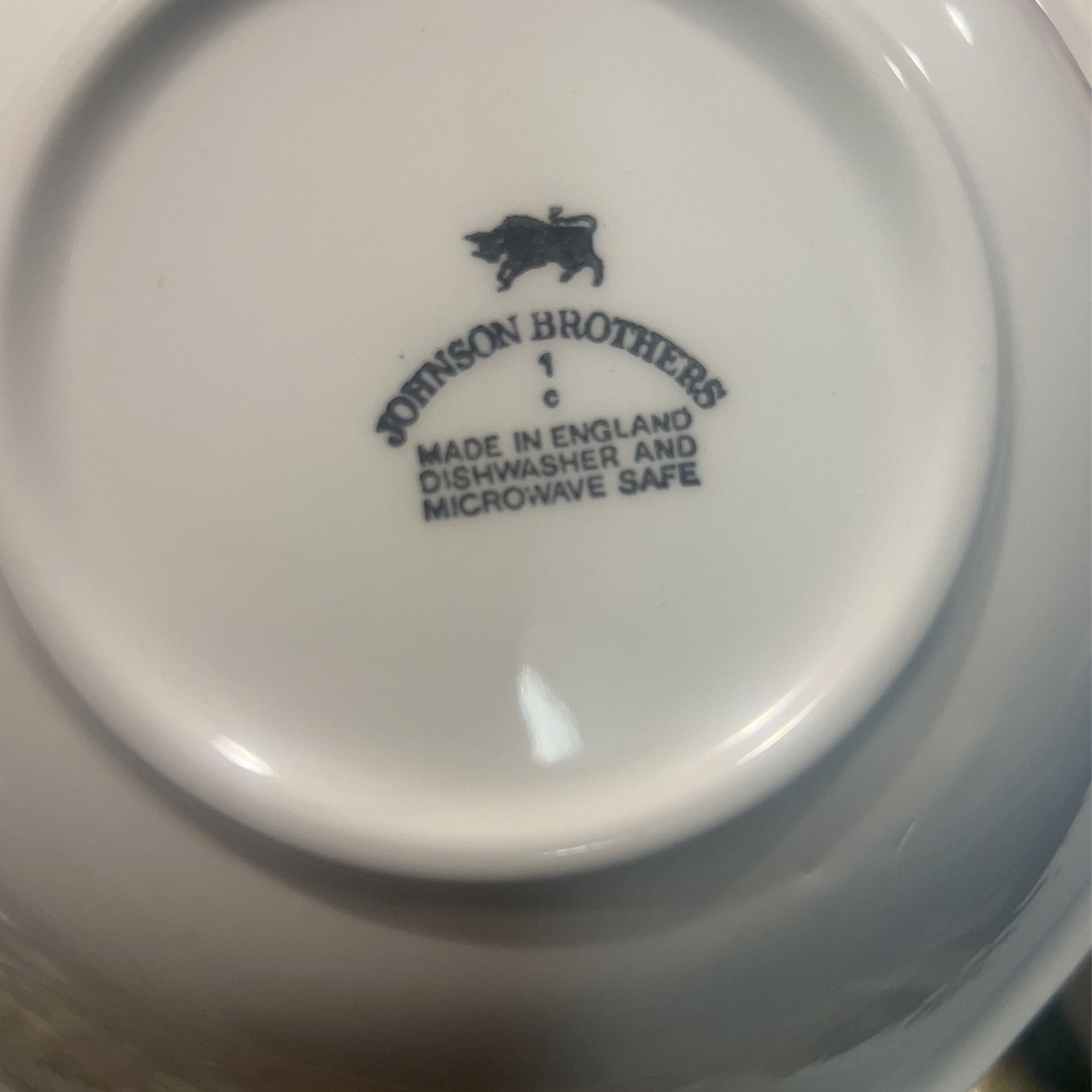 Vintage Johnson brothers Heritage Over 56 Pieces China Made In England