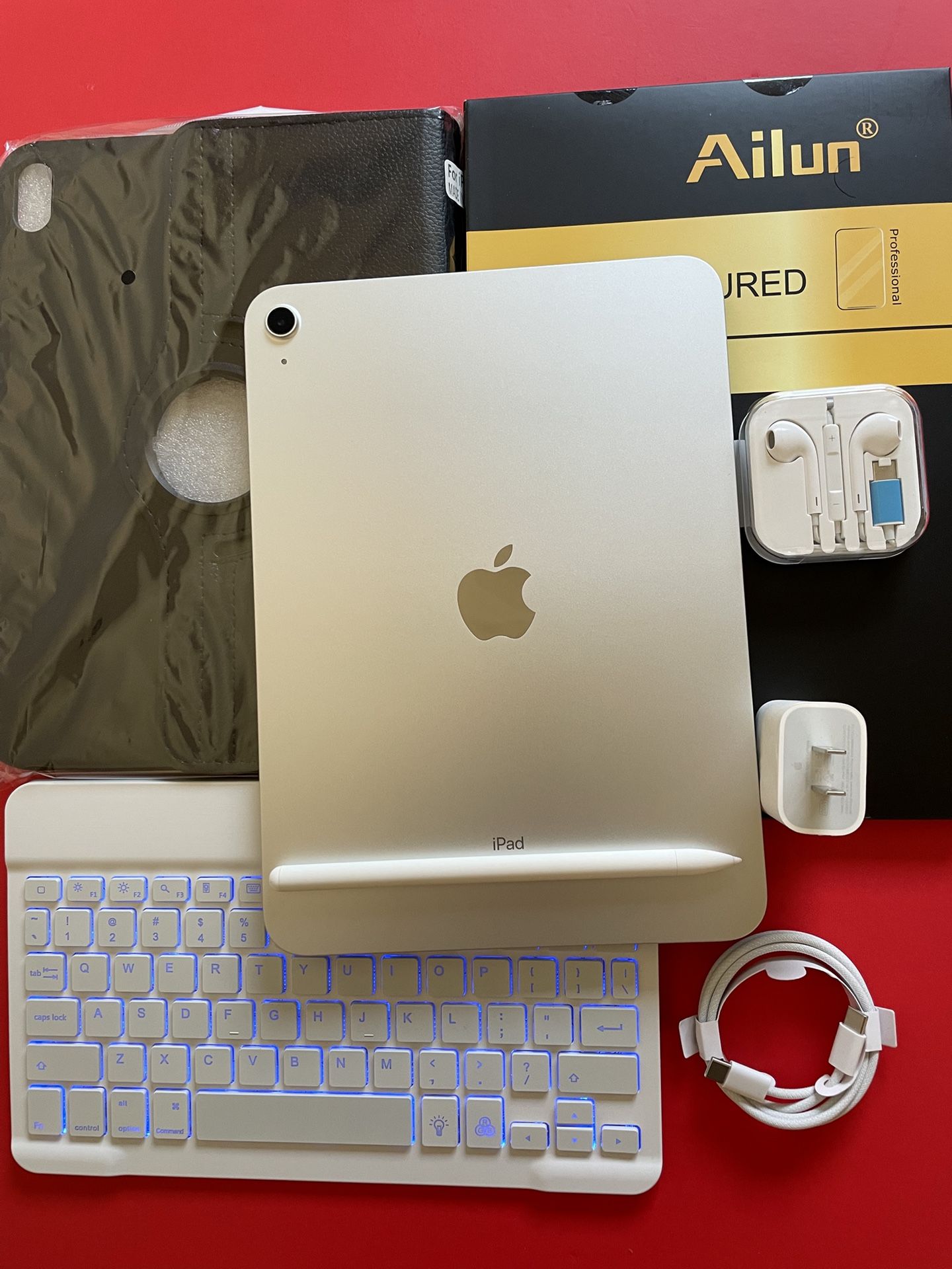 256gb Apple IPad 10th Generation (10.9” Liquid Retina / 2022 model) with pen, keyboard, case & Accessories (warranty 2026)