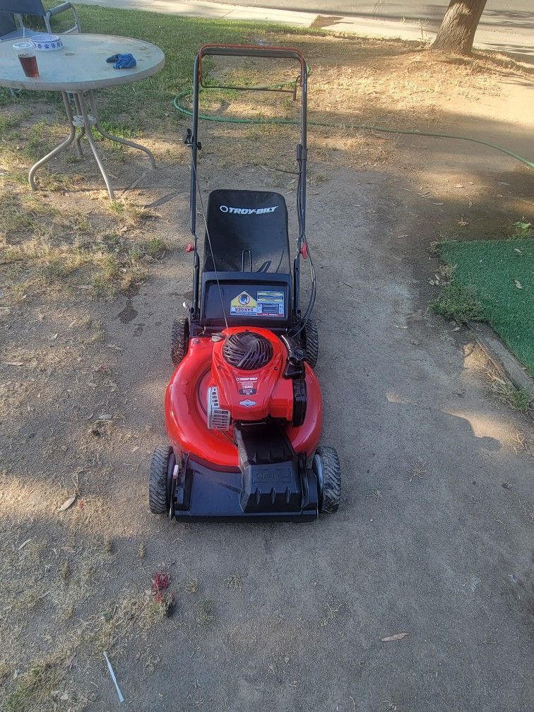 Good Mower. Self Propelled Runs Good