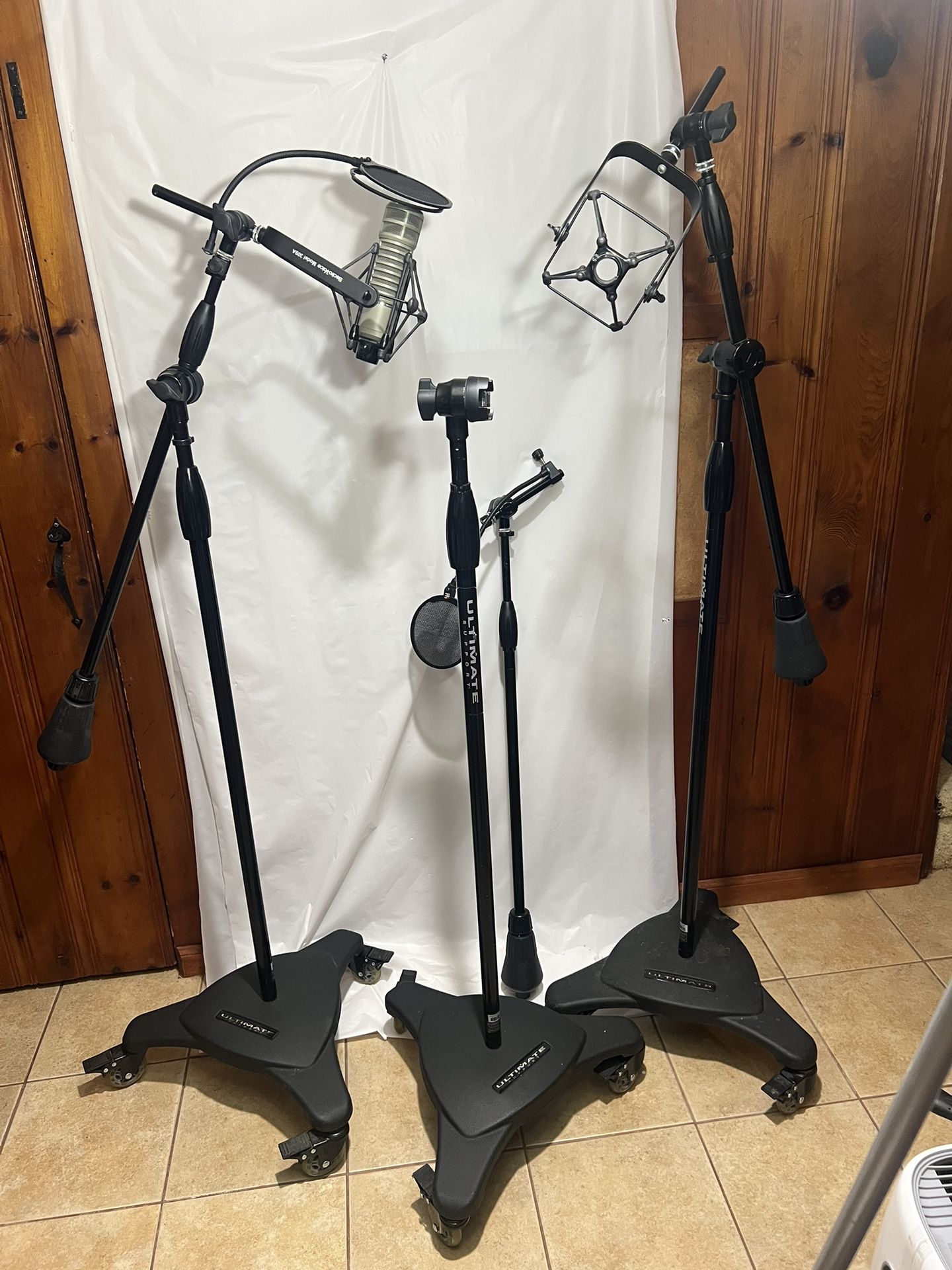 Set Of 3 Ultimate Support MC-125 Studio Boom Stand (in ElectroVoice RE20 Mic)