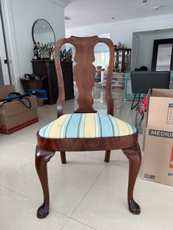 Queen Anne Mahogany Chairs (11 chairs)