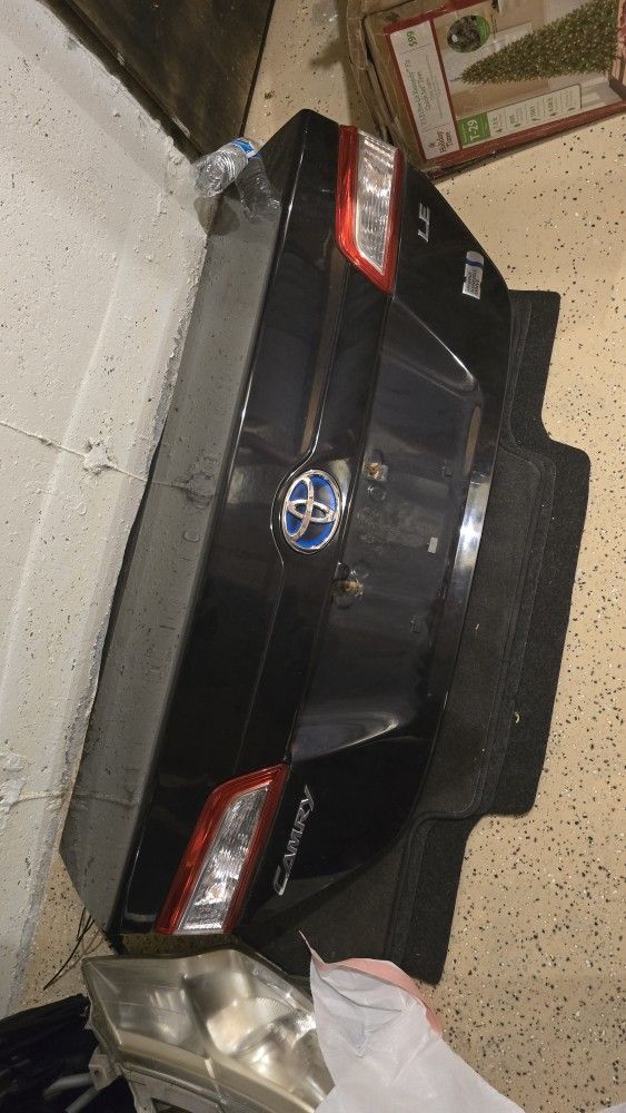Toyota Camry Trunk Deck Lid