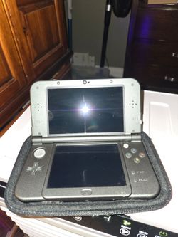 ​"New" Nintendo 3DS System (Black) Bundle: 4 Games (Kirby, Smash, Mario Kart), Hard Case & Charger 280 OBO