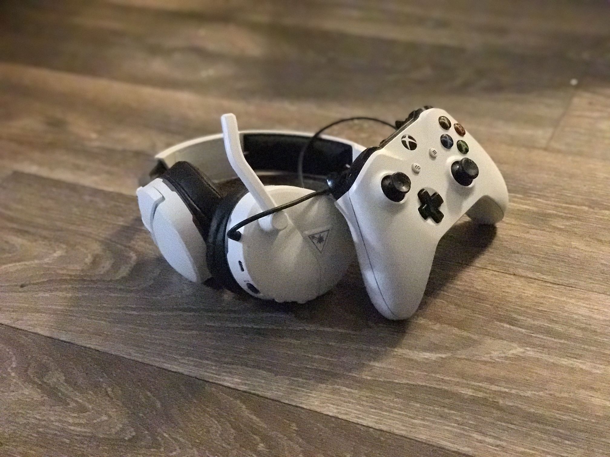 XBOX1 WIRELESS CONTROL + T.B. GAMING HEADSET