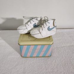 Vintage 1984 Nike Sweet Dreams Baby Sneakers Blue Swoosh w/ Original Box 