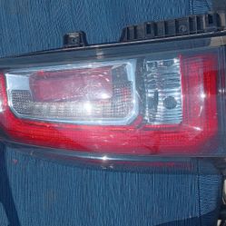 GMC Yukon 2015 Taillight 