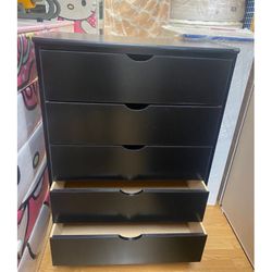 Dresser/ Five drawers dresser