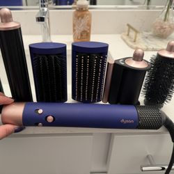 DYSON air wrap multistyler with CASE