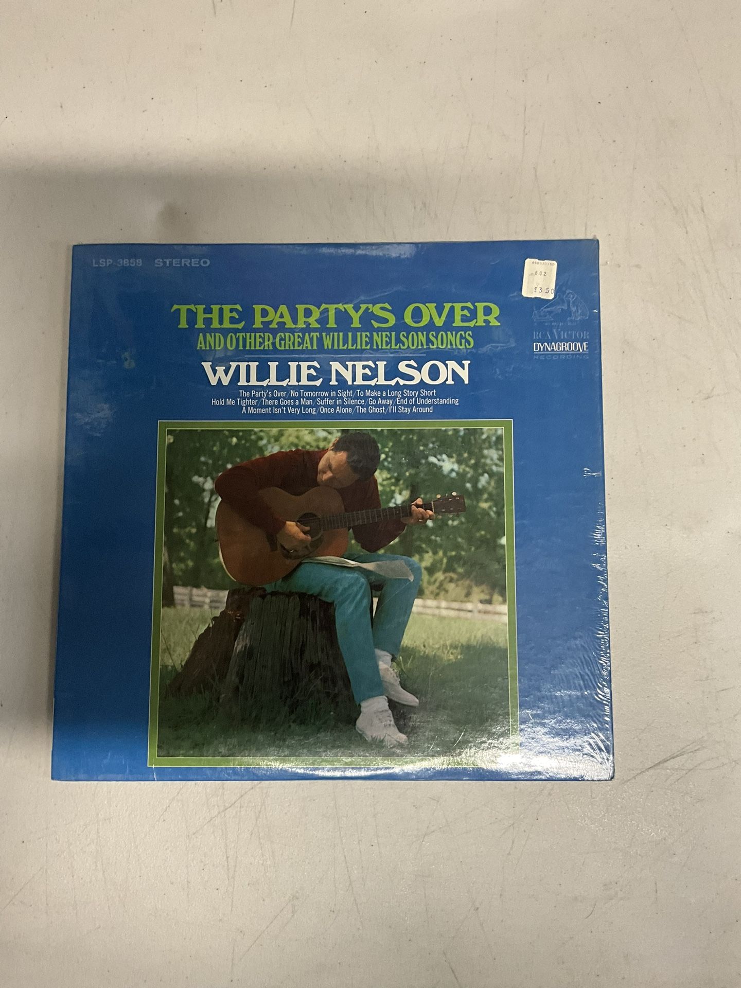 🎶Willie Nelson – 2 Vintage Vinyl Records – $100 (Midtown)