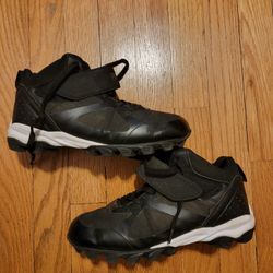 Kids Cleats Size 5 Riddell 