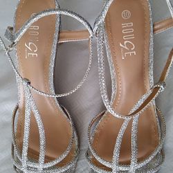 REDUCED $5..New ROUGE Evening Pumps