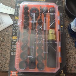 Klein  28 Piece Essential Knect Pass Through Impact Socket Set