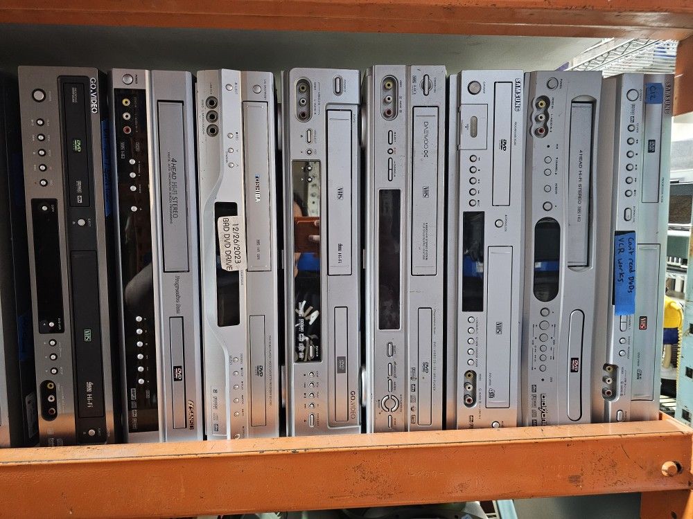DVD VCR Combo Player With A Defective DVD Drive (DVD Does not Work)(Special Item)