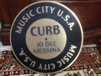 JO DEE MESSINA 18 inch Diameter circular Plaque, Flat Band Border with 3/8 inch. Heavy weight over 16Ib.. Cost $7,178 (check the label ) Make offer