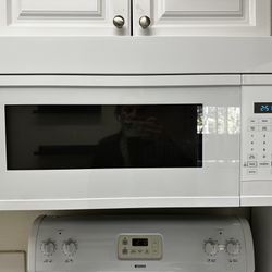 Whirlpool Microwave In Excellent Condition Cabinet Mount