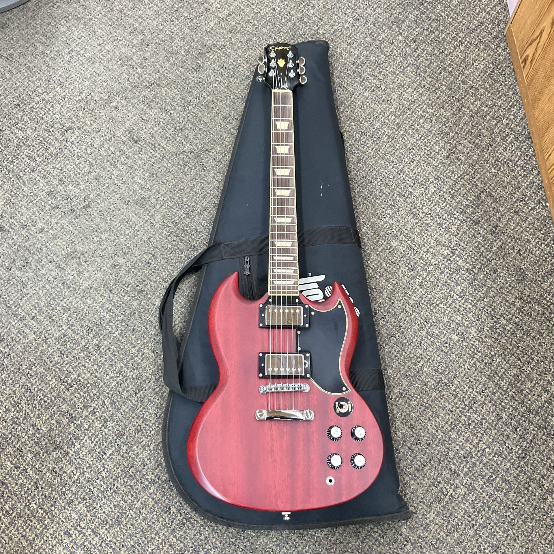 Epiphone 2003 G400 SG Worn Cherry Solid Body Electric Guitar w Case