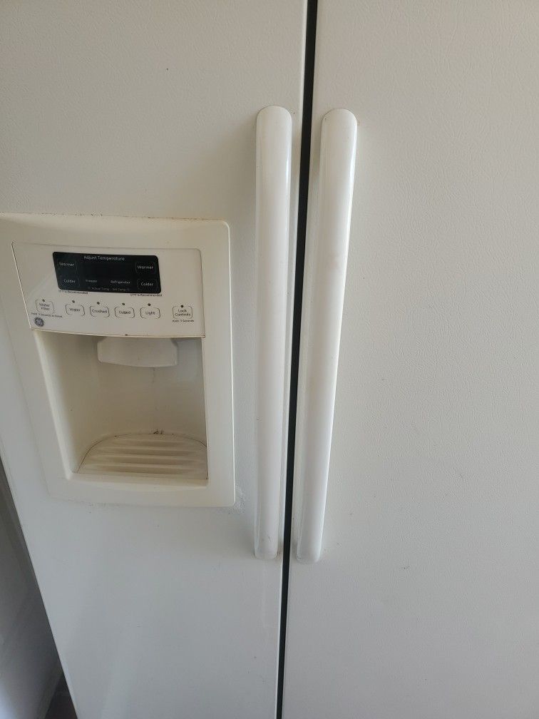 $200 36-in Wide GE Refrigerator