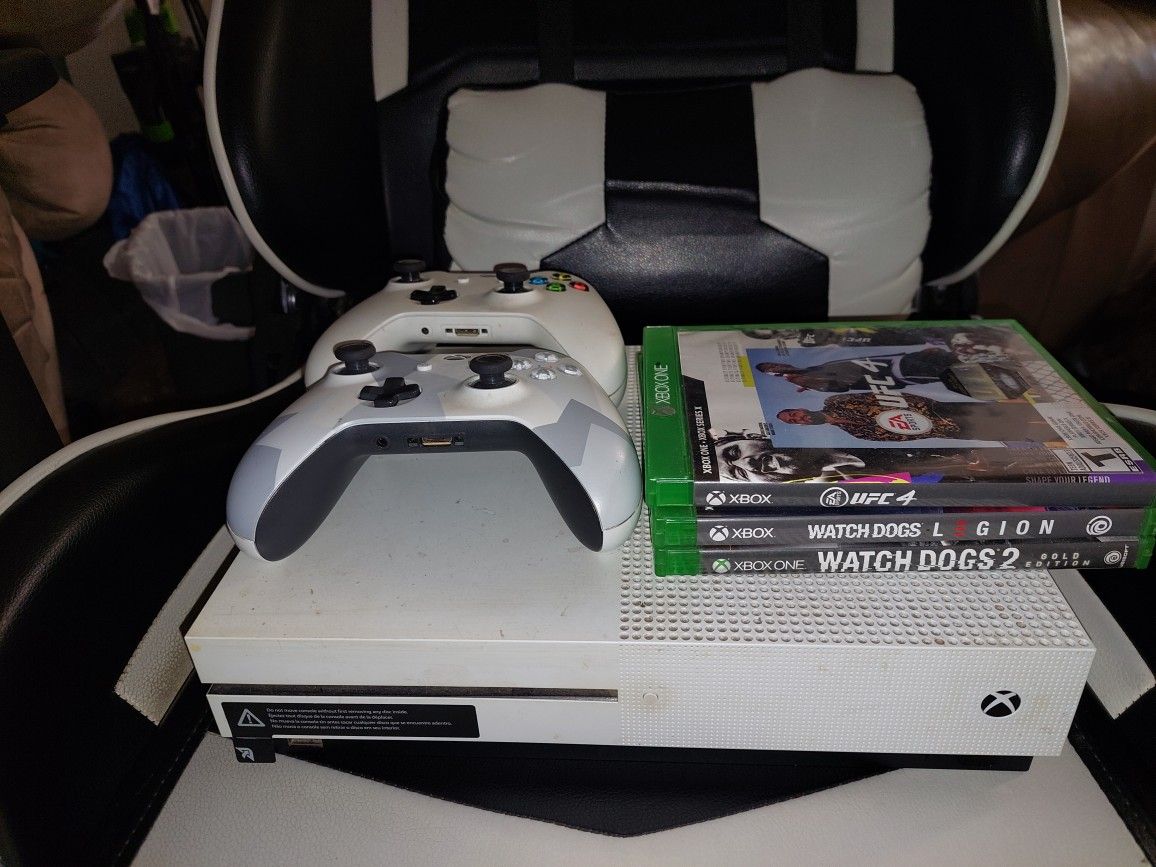 Xbox Ons S 2 Controller 3 Games