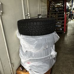 LT285/70R17 Falken Wildpeak AT3W C-Load Set of 4 – 12/32 Tread