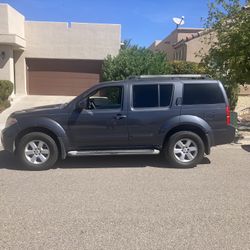 2011 Nissan Pathfinder Le