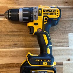 Dewalt Hammerdrill Xr With Battery 