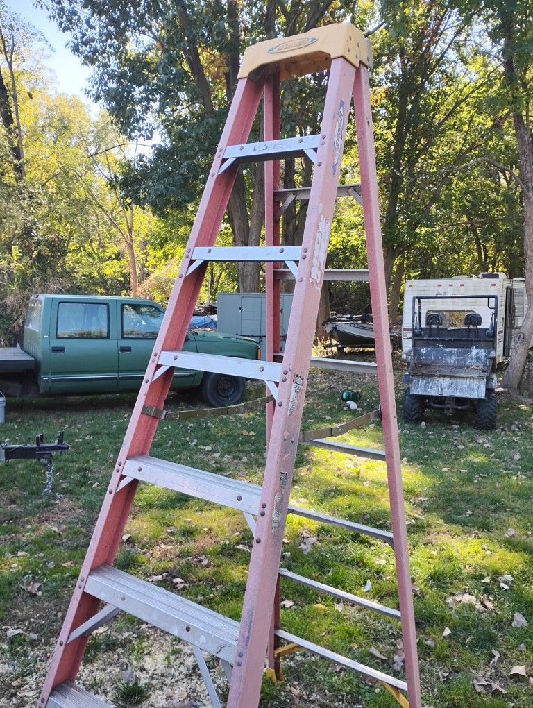 Fiberglass Ladder 