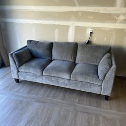 Couch Sofa (FREE DELIVERY!)