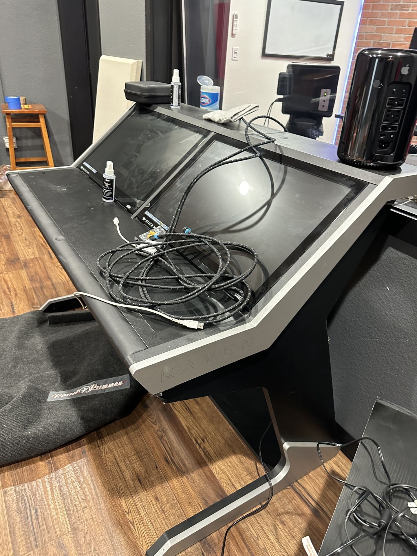 Slate Raven MTi2 Studio desk 2 Touchscreen Monitors