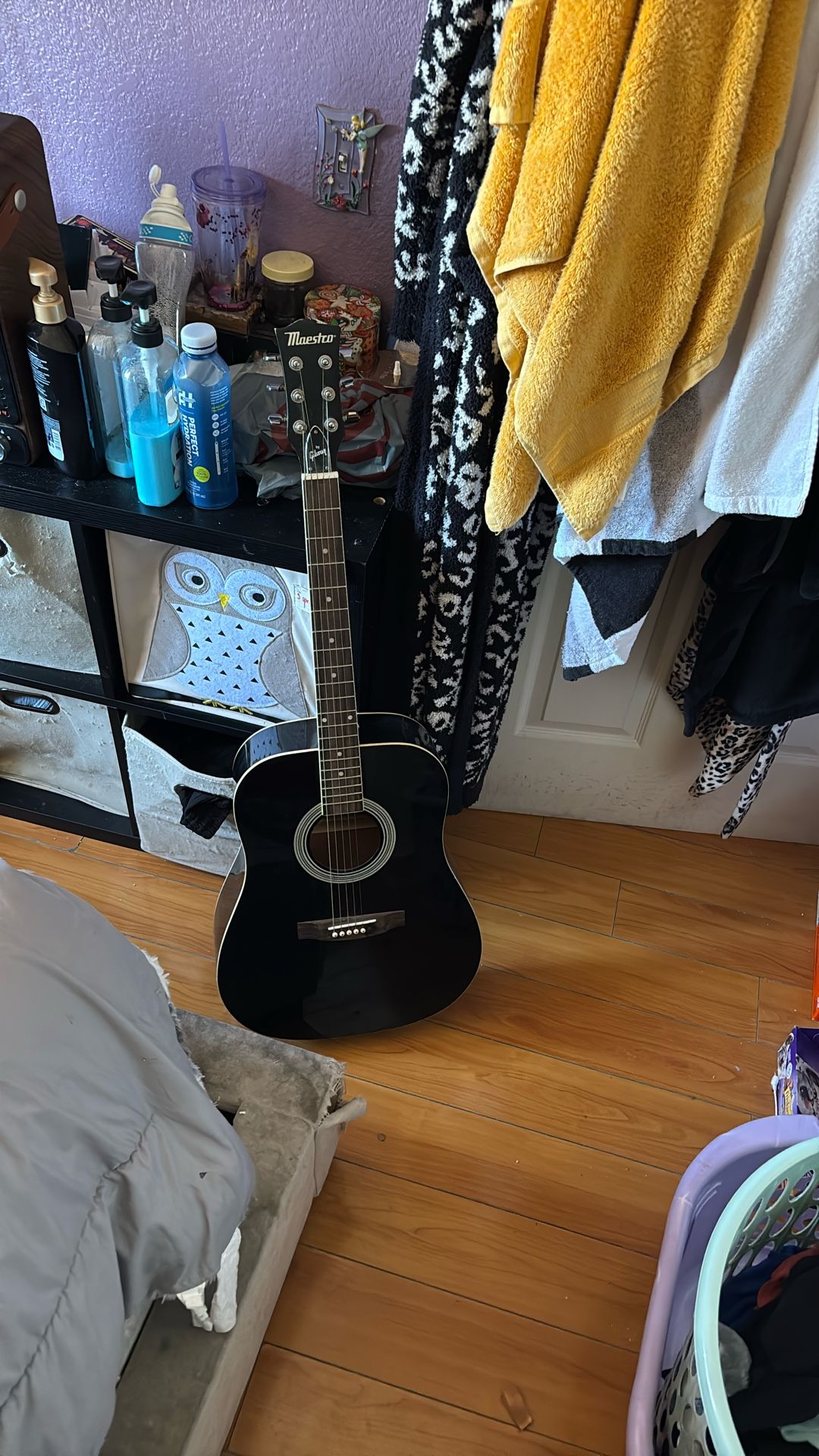 Maestco Guitar