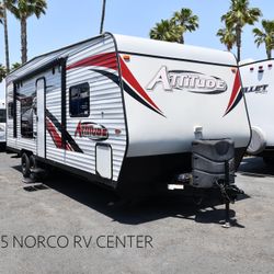2018 Attitude 23SA Toy Hauler New Tires and Generator 