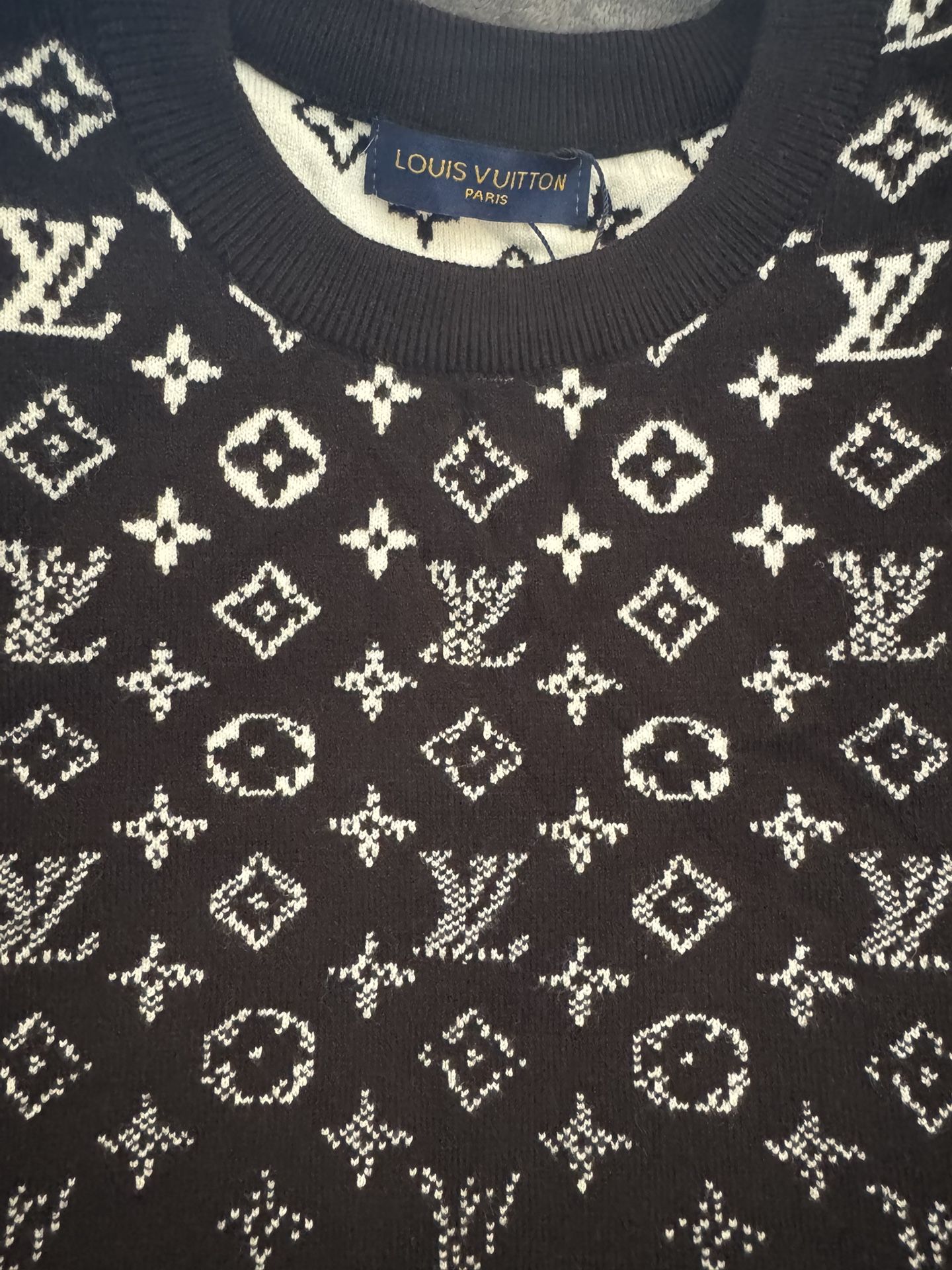 LV Sweater/Crewneck ♟️